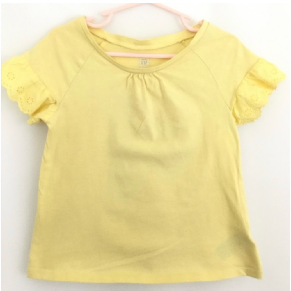 Girl’s GAP Yellow Short Sleeve Tee with Pleated Neckline Size 5Y